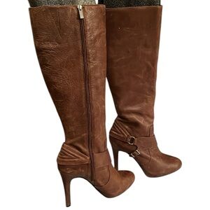 Jessica Simpson size 10 brown or cognac leather knee high boots side zipper